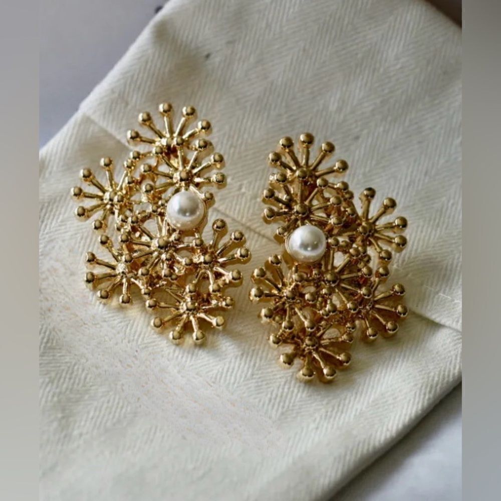 Flower pearl earrings  #16